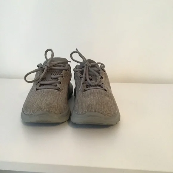 Under Armour Gray Athletic Shoes sneakers - Picture 4 of 8